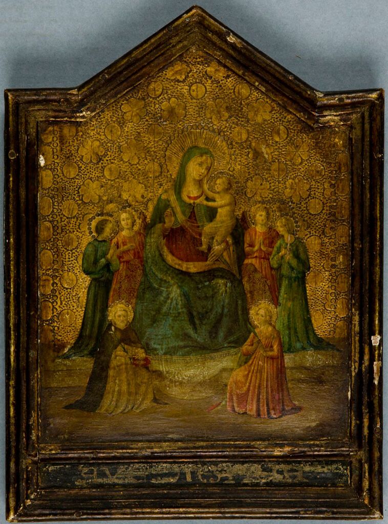 Madonna e Criança com Santos de Fra Angelico, óleo sobre painel, figuras serenas na luz dourada.
