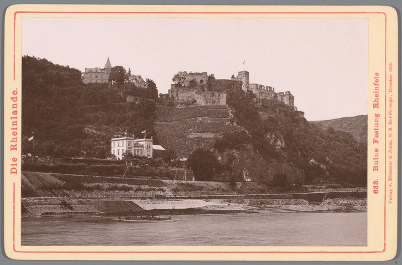 Paisaje de las ruinas cubiertas de vegetación de Rheinfels, óleo sobre lienzo de artista desconocido