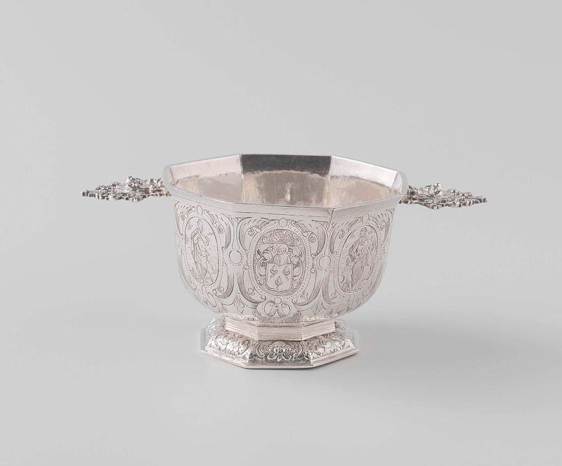 Decorativa brandewijnkom de metal por Scholte Janssen (II)
