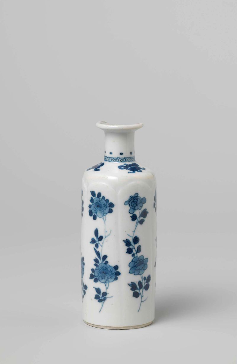 Vaso cilíndrico com flores, estilo rococó, artista desconhecido