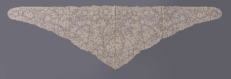 Cachecol de renda com espirais de artista desconhecido