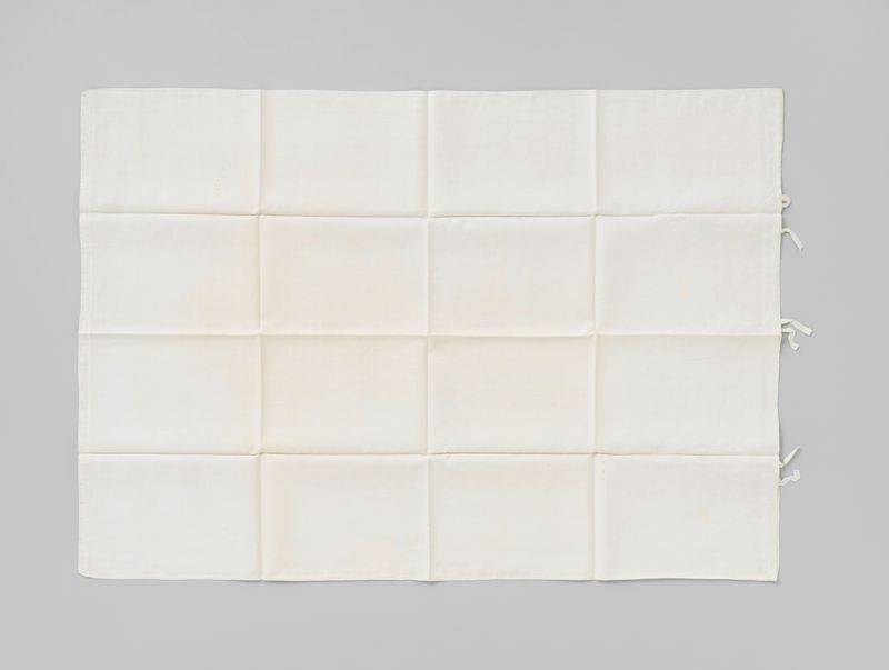 Tapeçaria de renda Kussensloop de artista desconhecido, com padrões e texturas intrincadas.
