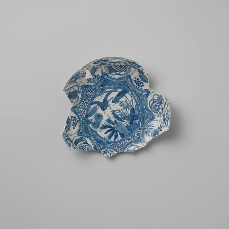 Plato fragmentado de porcelana china, medio hueso, artista desconocido