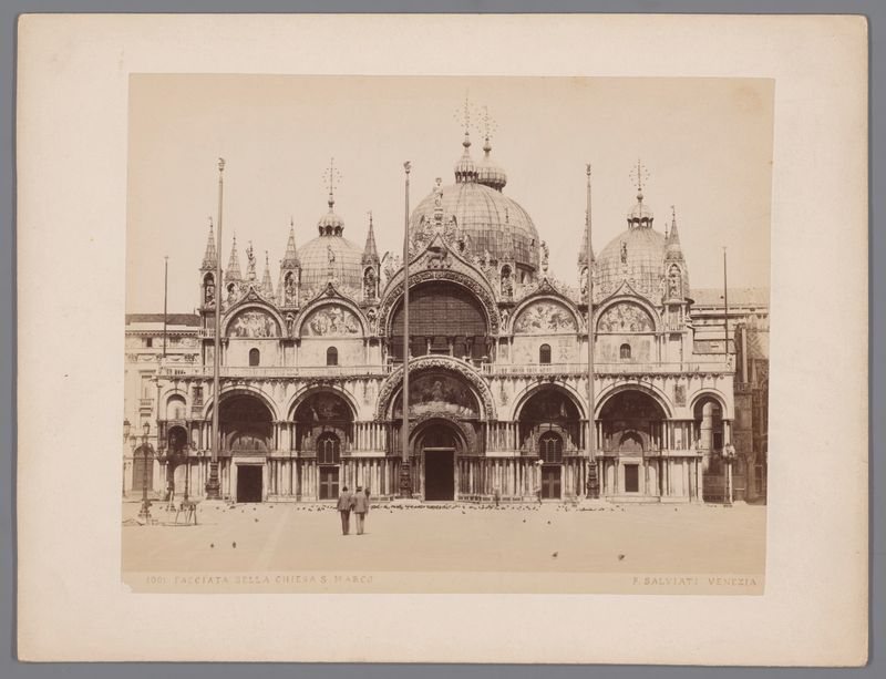 Façade van de San Marco te Venetië de Paolo Salviati, álbum de impresión que muestra arquitectura ornamental