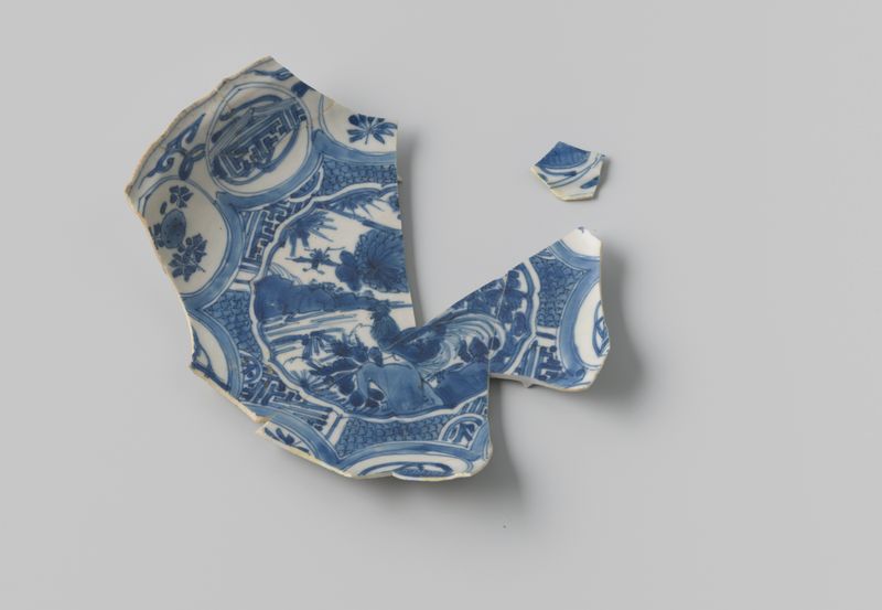 Fragmentos de cerámica del barco VOC 'Witte leeuw', medio hueso, artista desconocido