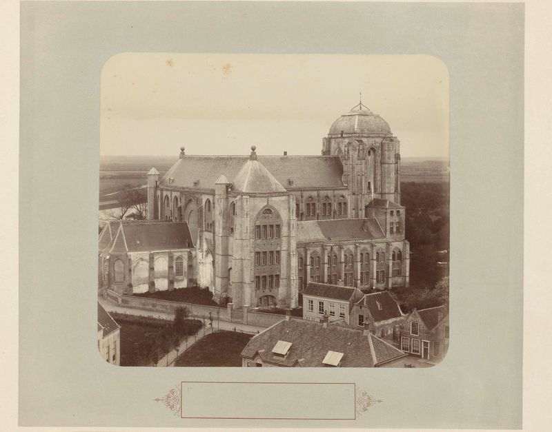 Impresión de albúmina de la Grote of Onze-Lieve-Vrouwekerk por Unknown Artist