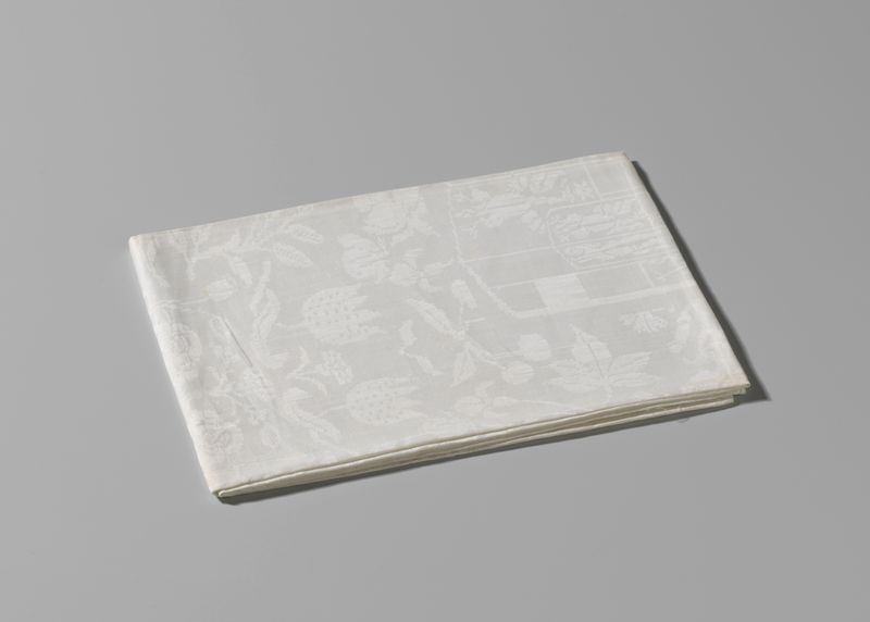 Gravura de Unknown Artist mostrando brasões entrelaçados e detalhes intrincados.