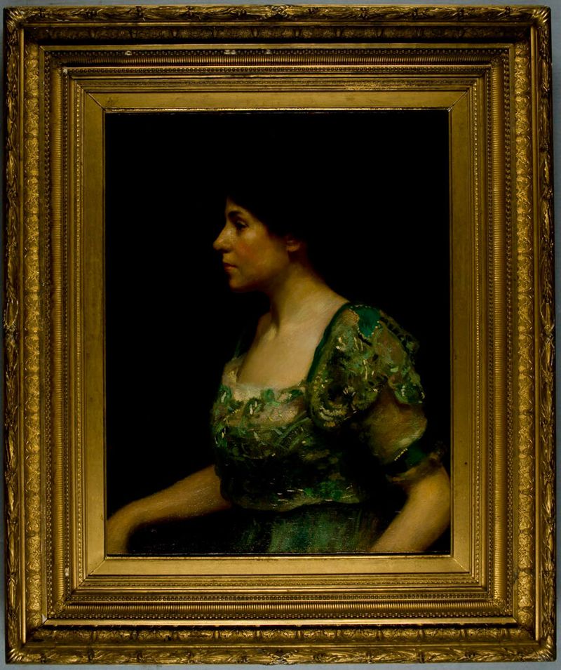 Retrato de uma mulher de Julian Alden Weir, óleo sobre tela, com luz suave e expressão serena