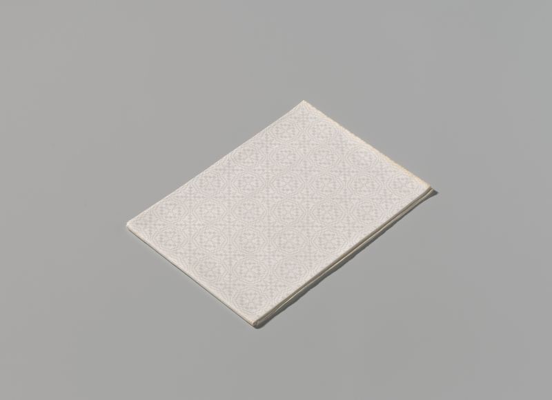 Obra de lino de artista desconocido, mostrando textura y juego de luces