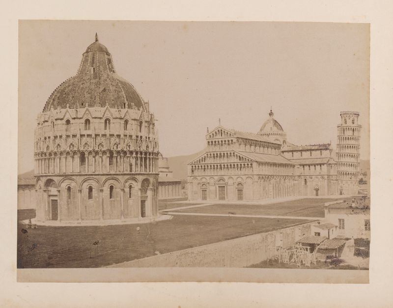 Impressão em albúmina do Batistério e da catedral em Pisa, Itália por Unknown Artist