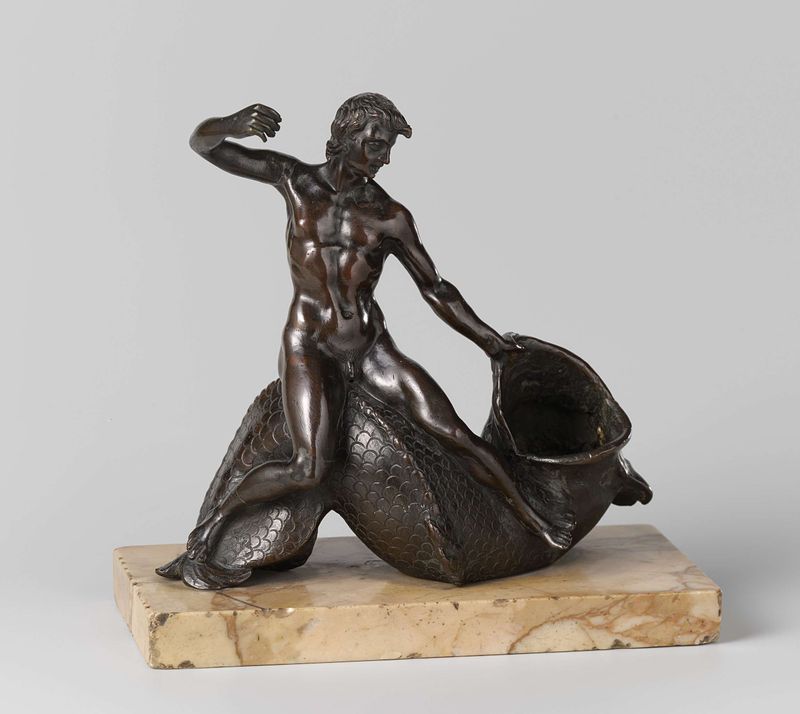 Escultura em bronze de um jovem em um monstro marinho de Taddeo Landini