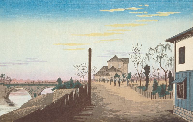 Gravura em madeira de Kobayashi Kiyochika mostrando um nascer do sol sobre a água com uma ponte.