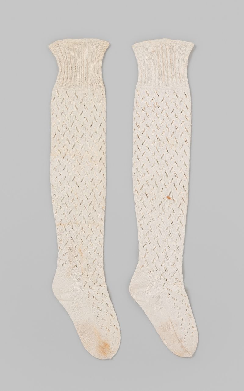 Prenda textil en algodón blanco con tejido ajour de Unknown Artist