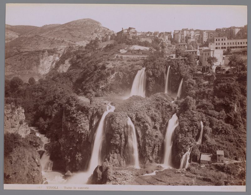 Impressão em albúmina de uma cachoeira em Tivoli de Anderson