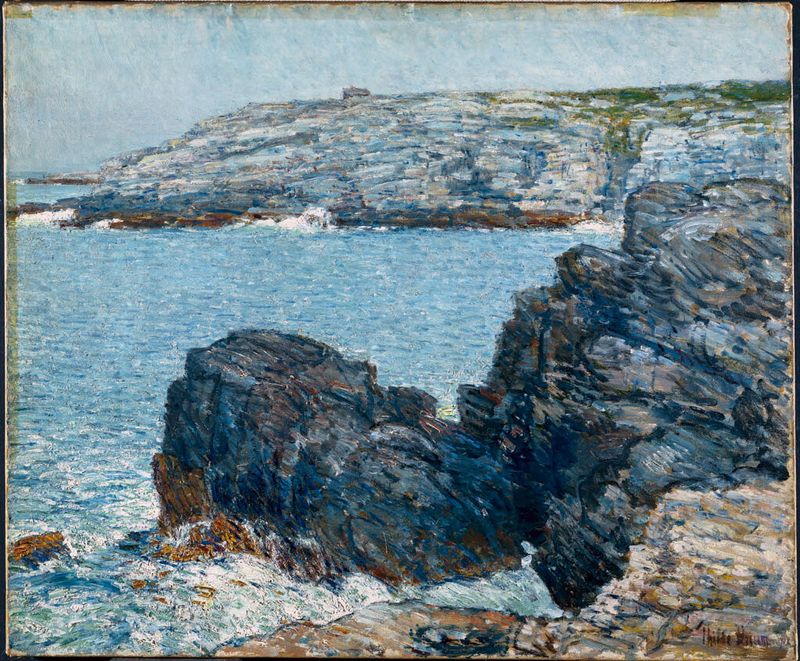 Headlands de Childe Hassam, óleo sobre lienzo que representa colinas suaves bajo luz tenue.