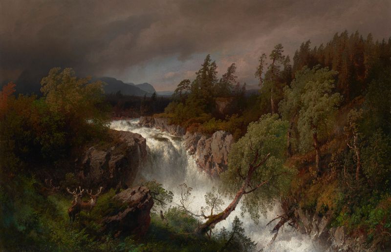 Waterfall in Telemarken Norway de Hermann Ottomar Herzog, pintura a óleo que retrata uma cachoeira e uma floresta.