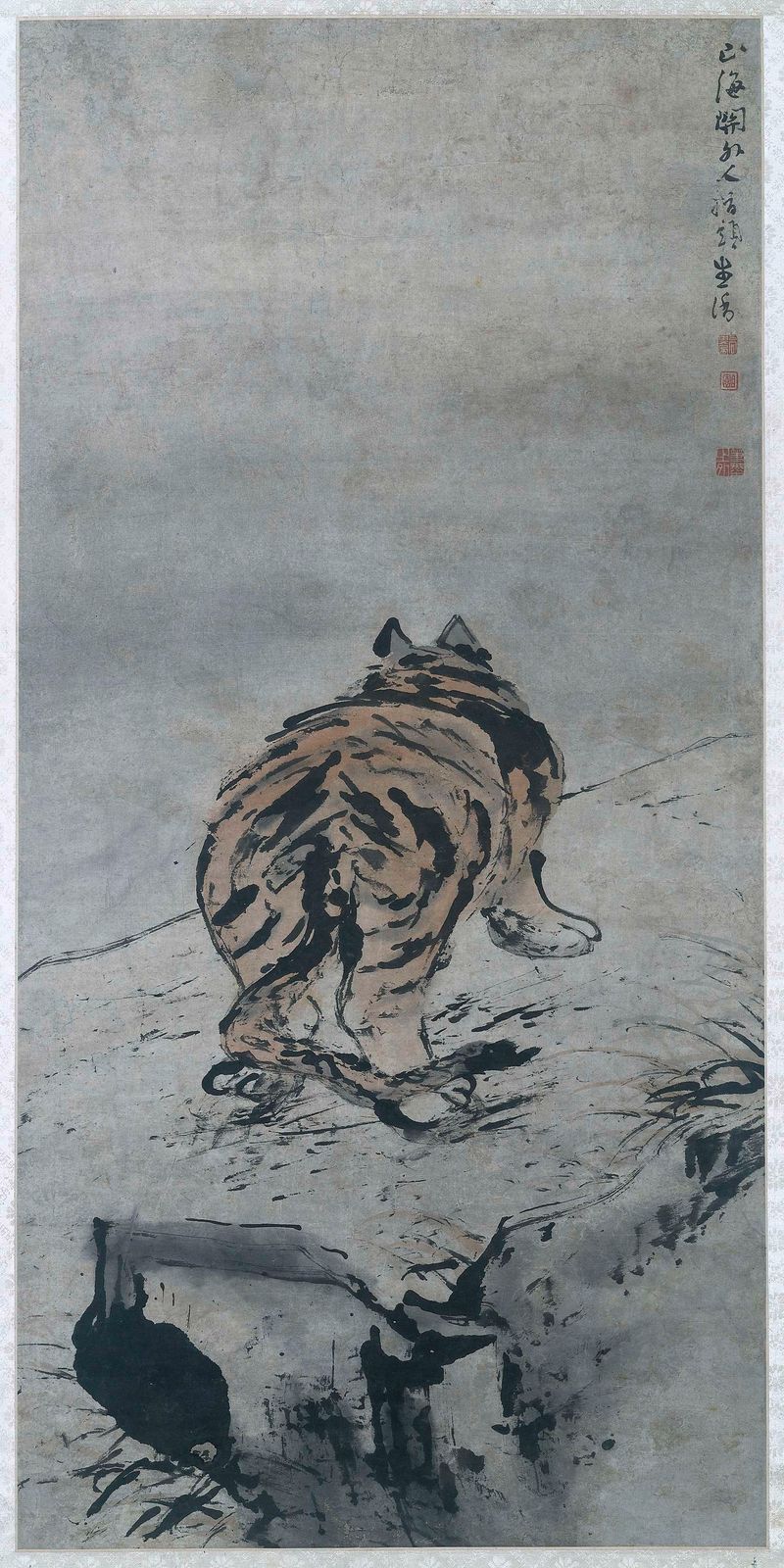 Tiger Seen from the Rear de Gao Qipei, tinta sobre papel, retratando um tigre com pinceladas intrincadas.