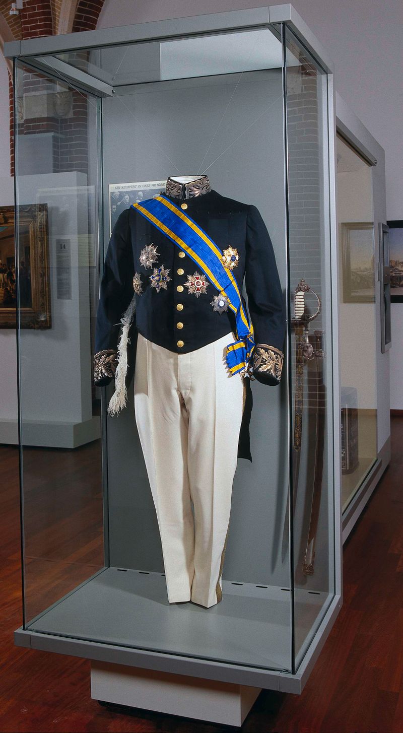 Retrato de Hendrikus Colijn en un traje bordado, óleo sobre lienzo de C. Meuven & Zoon