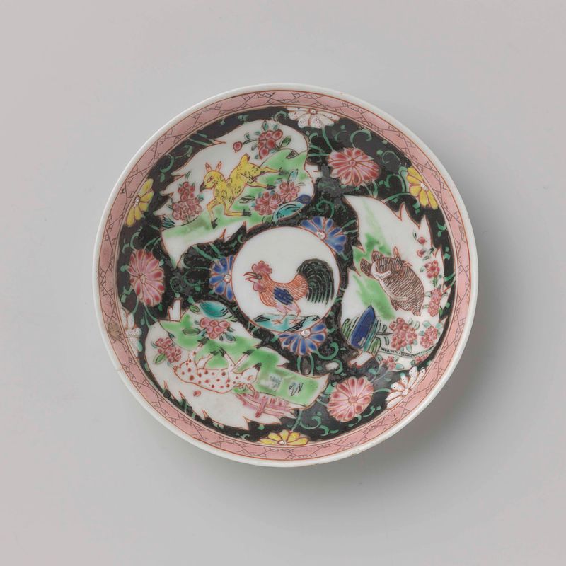 Plato de porcelana con gallo y ciervo con scrolls florales, Artista Desconocido