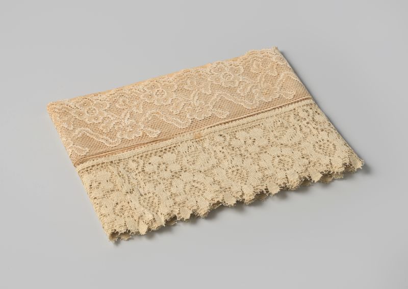 Arte decorativa floral em papelão de Gustav Schnitzler