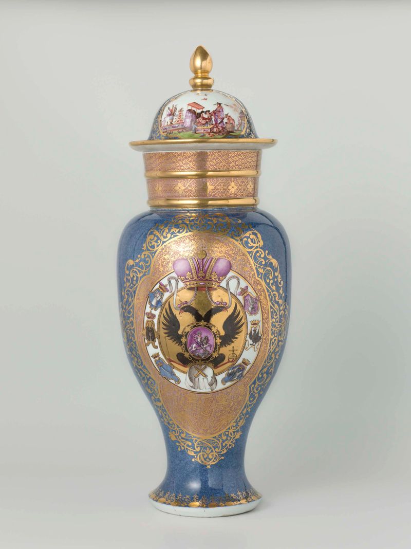 Lidded vase by Meissener Porzellan Manufaktur, porcelain with floral motifs