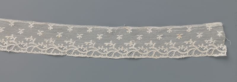 Encaje textil de Unknown Artist, con patrones y texturas intrincadas.