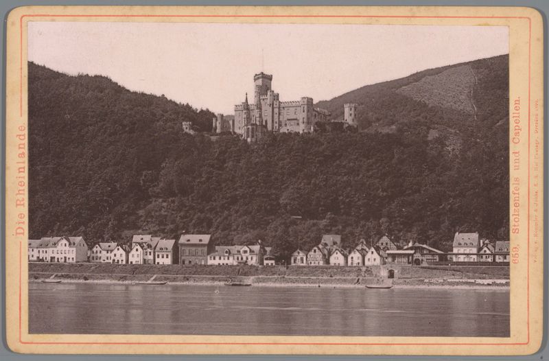 Paisagem com castelo e rio, óleo sobre tela de Unknown Artist