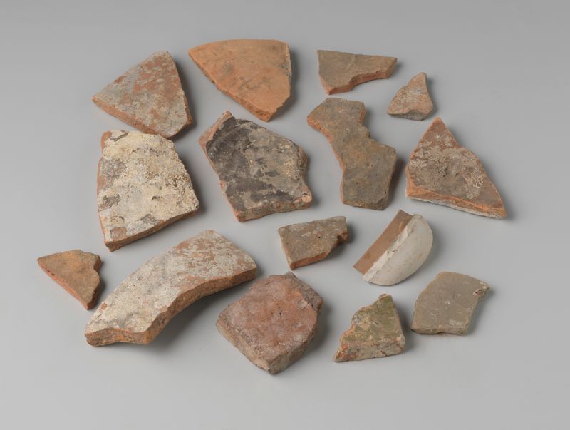 Fragmentos de cerámica de Unknown Artist del barco VOC 'Witte Leeuw'