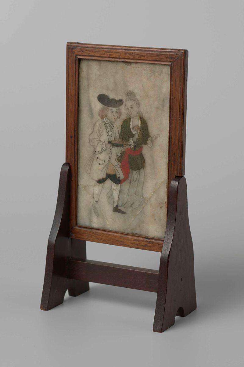 Biombo de mesa rococó en mármol de artista desconocido, c. 1750, con patrones intrincados.