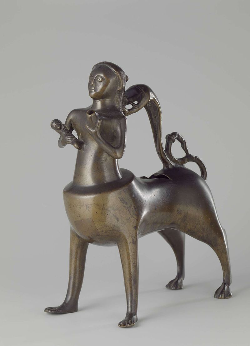 Escultura gótica de aquamanile de un centauro por Unknown Artist