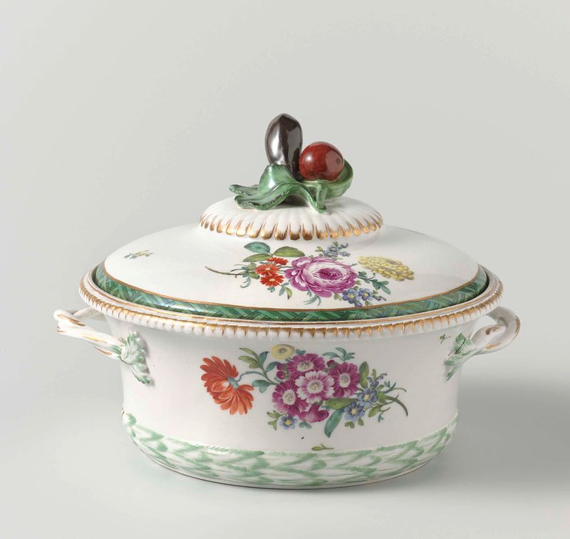 Tazón de porcelana de Manufacture Oud-Loosdrecht con intrincados diseños florales.