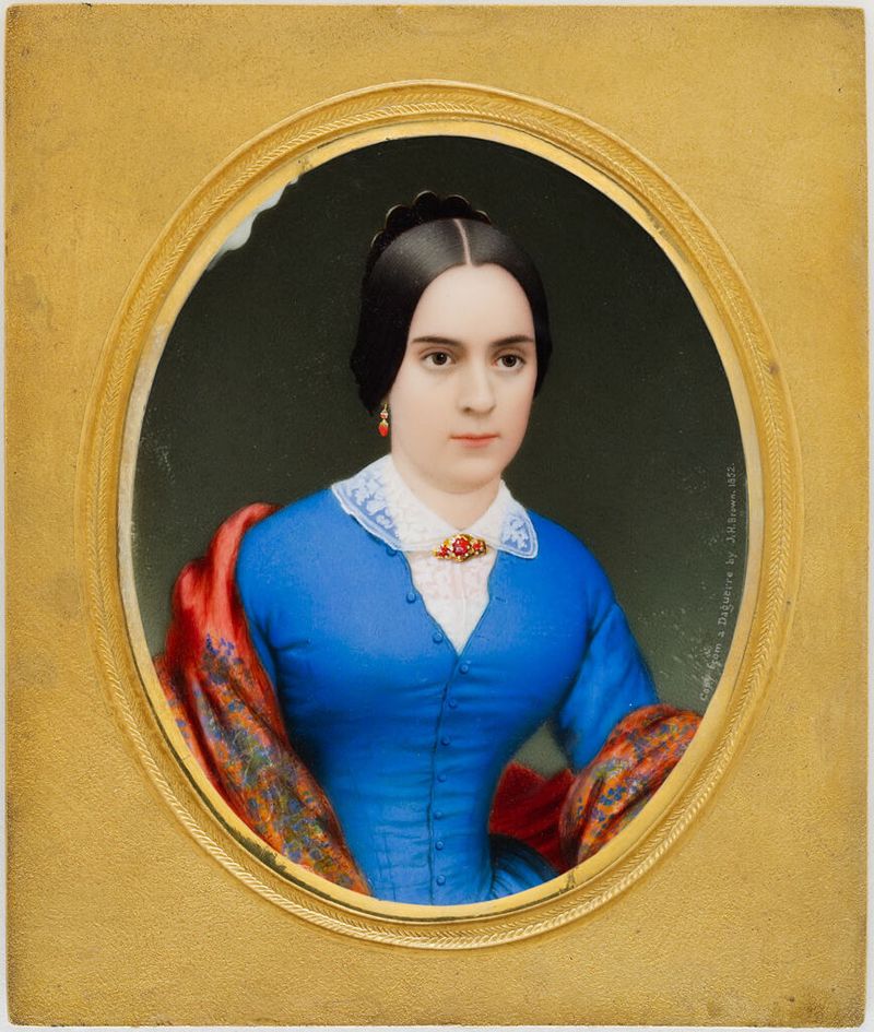 Retrato de uma mulher em vestido azul, meio de marfim, de John Henry Brown