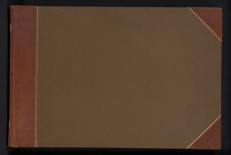 Impresión en gelatina de plata de Unknown Artist que muestra un álbum de fotografías de arte de Roma.