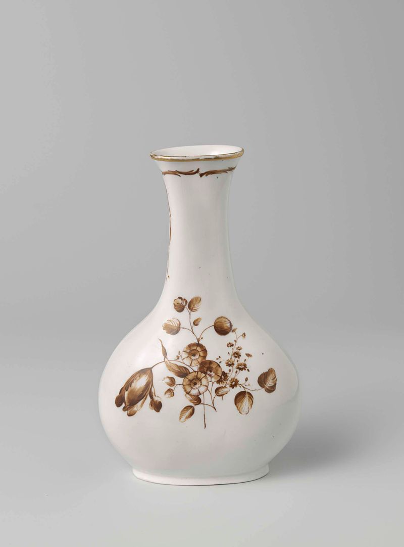 Porcelain vase by Manufacture Oud-Loosdrecht with floral designs.