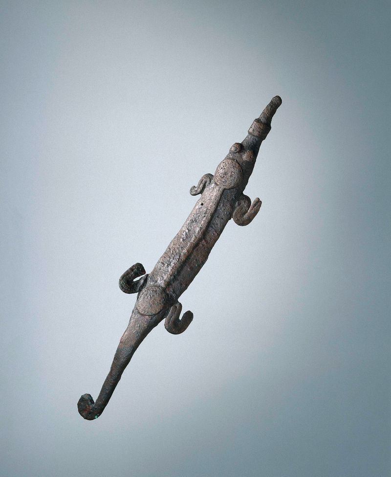Obra têxtil decorativa intitulada Applique, meio bronze de Unknown Artist