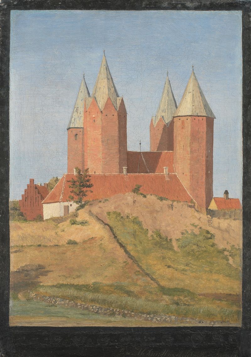 Kalundborg Church de Johan Thomas Lundbye, pintura al óleo que representa una iglesia entre vegetación y un cielo vibrante.