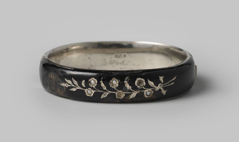 Pulseira de prata com esmalte preto de Unknown Artist