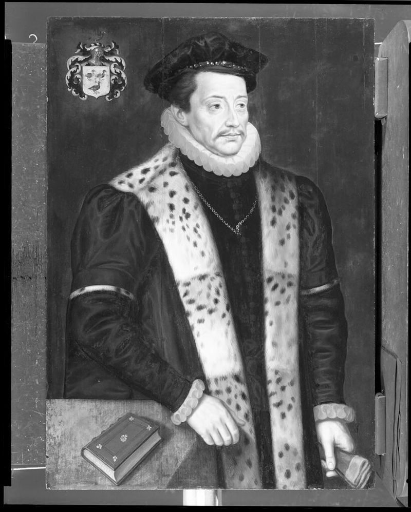 Retrato de un hombre en roble de un artista no identificado, con una expresión contemplativa y texturas ricas.