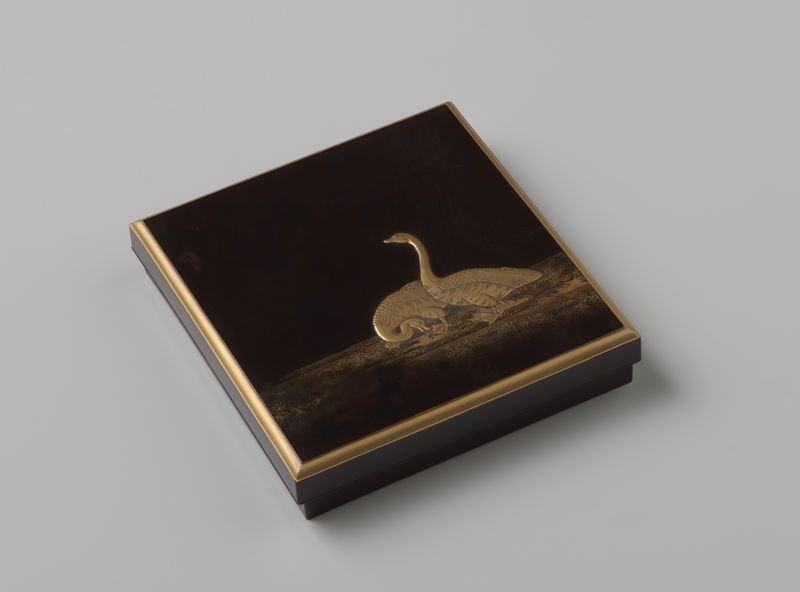 Caja de madera lacada con diseños intrincados de Unknown Artist