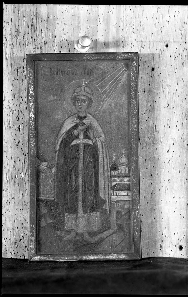 Figura em pé de um santo, tempera sobre painel de um artista não identificado