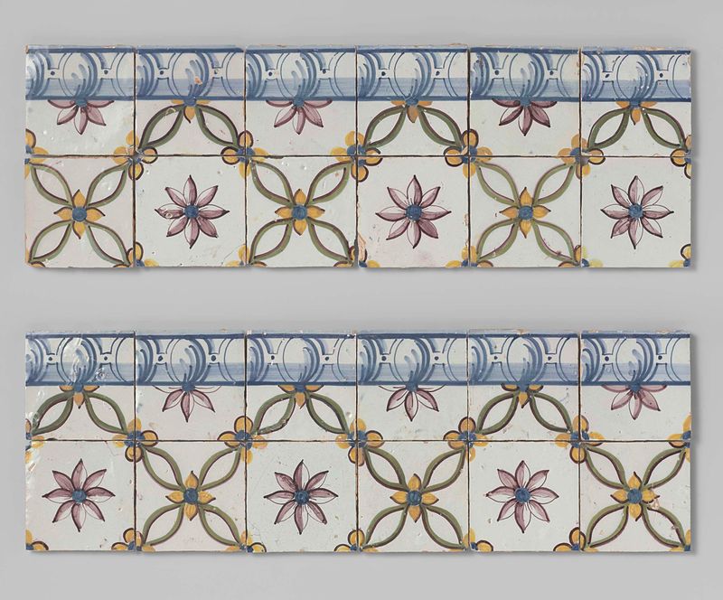Fragment van een tegelwand, cerámica de Unknown Artist, mostrando patrones intrincados de azulejos.