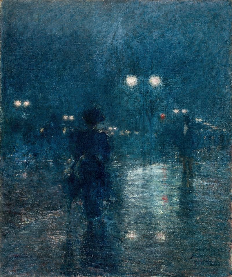 Fifth Avenue Nocturne de Childe Hassam, óleo sobre lienzo que muestra una calle tranquila con farolas.