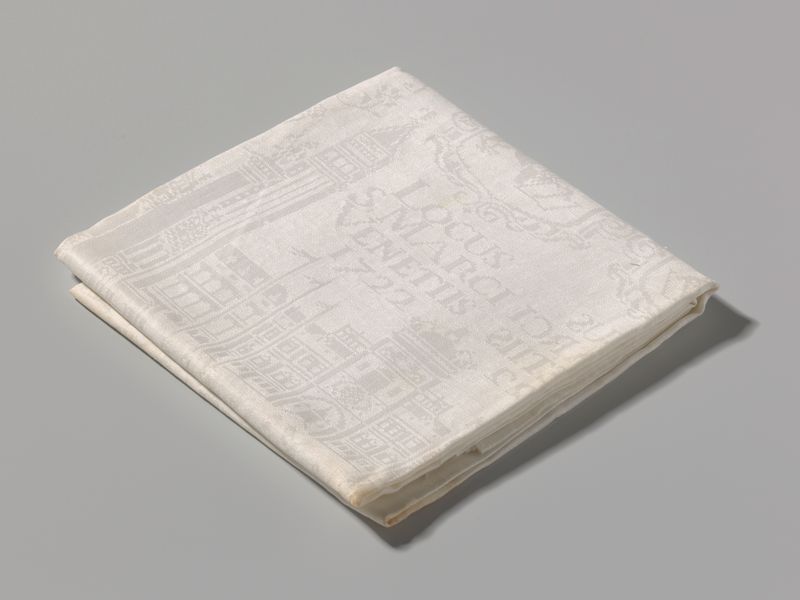 Bodegón de un mantel con pliegues intrincados, 1722, artista desconocido