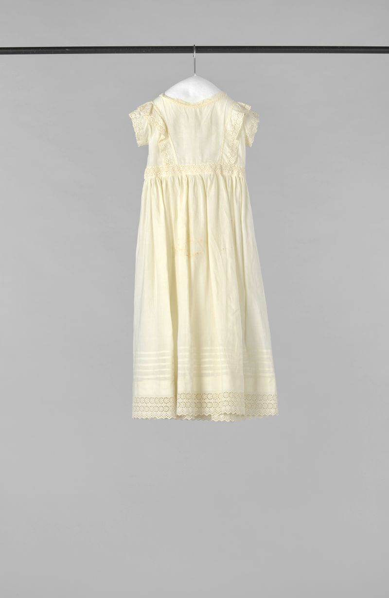 Vestido de lino con bordado para niña de Unknown Artist