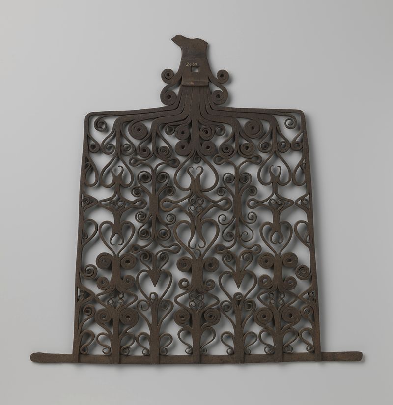 Escultura de galo de ferro de um artista anônimo