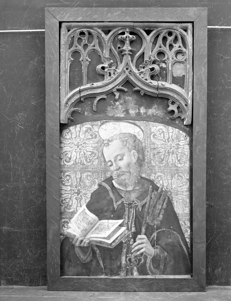 São Pedro de Master of Moguer, têmpera sobre painel, destacando mãos e vestimentas detalhadas.