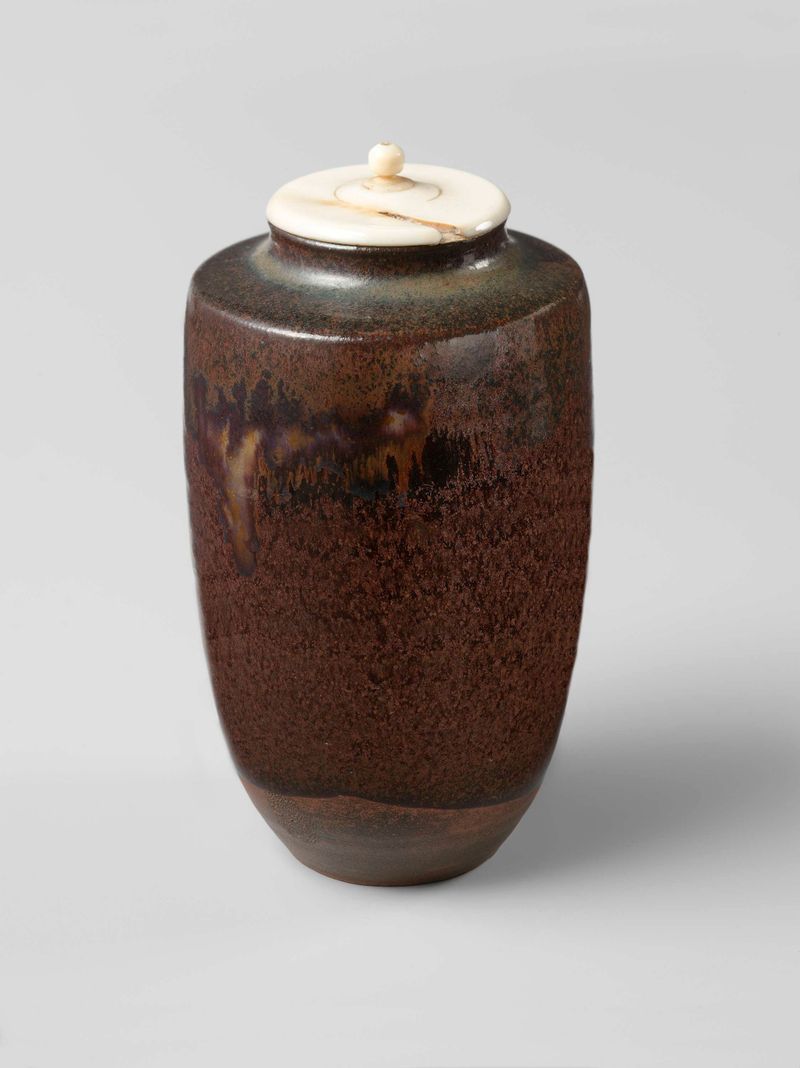 Caddy de chá com esmalte marrom, meio de pedra, artista desconhecido
