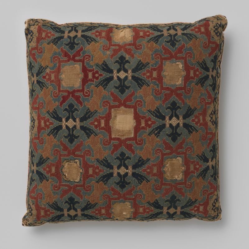 Textil decorativo de lana por Unknown Artist con patrones intrincados y colores vibrantes
