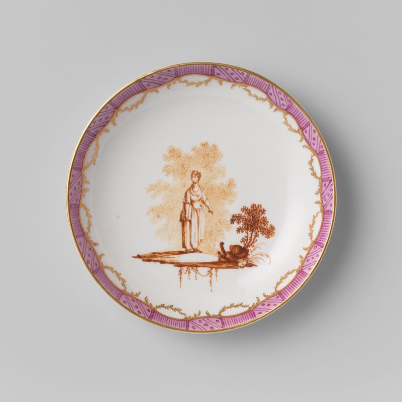 Schotel de porcelana de Manufacture Oud-Loosdrecht con patrones intrincados y un esmalte lustroso.