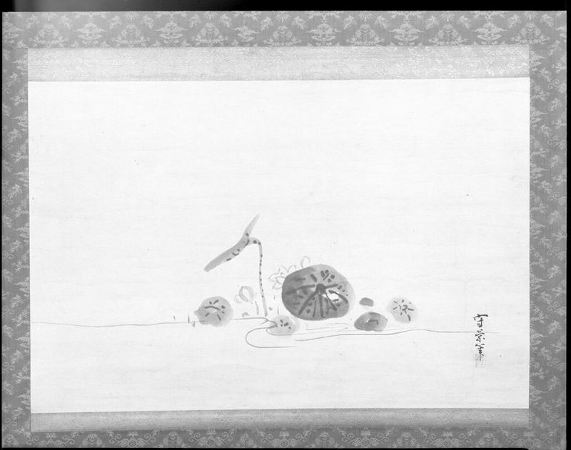 Lotus Pond de Kusumi Morikage, tinta sobre papel que representa flores de loto y agua tranquila.